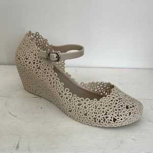 Cream colored jelly wedges women’s size 10